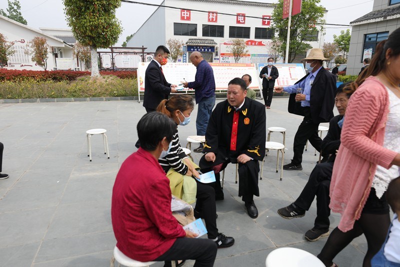现场释法答疑.JPG 现场释法答疑.JPG