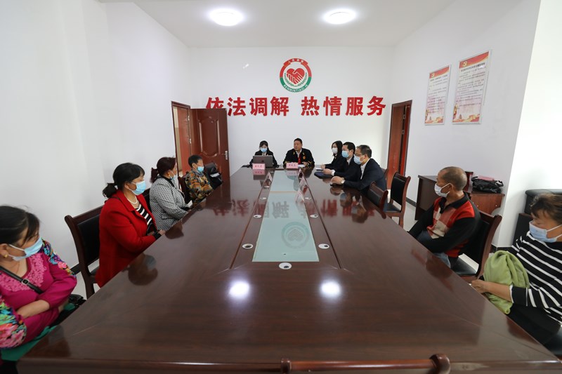 庭后调解.JPG 庭后调解.JPG