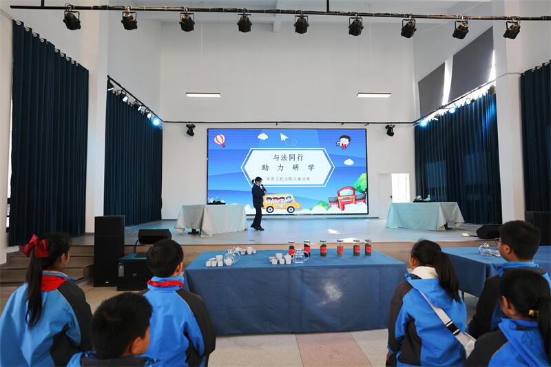 文旅法庭为研学活动嵌入特色法治课程.jpg 文旅法庭为研学活动嵌入特色法治课程.jpg